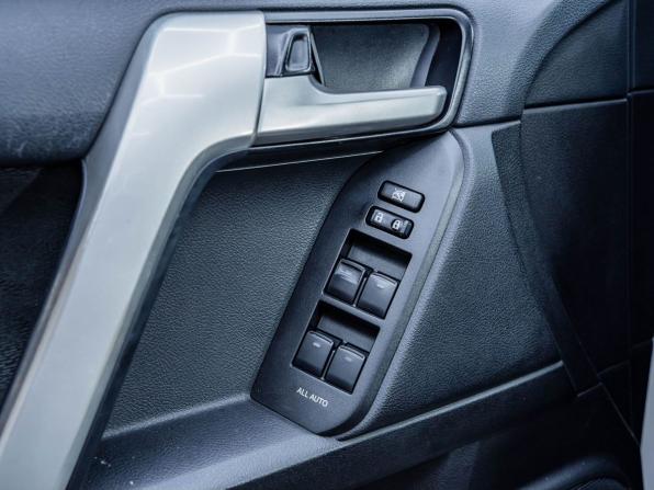 Toyota Land Cruiser Prado 150 Series Рестайлинг 2 с пробегом 2019 года, цена 4 260 000 рублей, 109348 км, внедорожник, Автокод Объявления