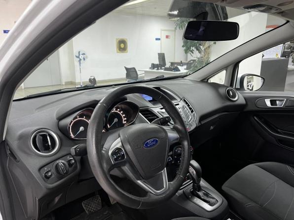 Ford Fiesta Mk6 Рестайлинг с пробегом 2016 года, цена 920 000 рублей, 68336 км, седан, Автокод Объявления
