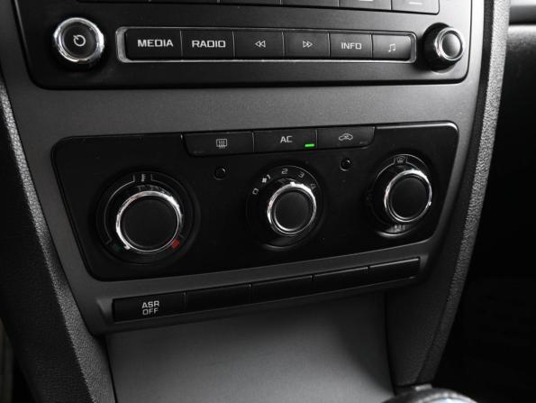 Skoda Octavia II (A5) Рестайлинг с пробегом 2011 года, цена 775 000 рублей, 168641 км, лифтбек, Автокод Объявления