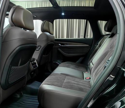 Geely Monjaro I Рестайлинг 2 с пробегом 2025 года, цена 3 947 000 рублей, 13052 км, внедорожник, Автокод Объявления