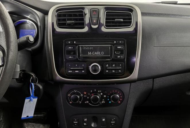 Renault Logan II с пробегом 2015 года, цена 670 000 рублей, 189650 км, седан, Автокод Объявления