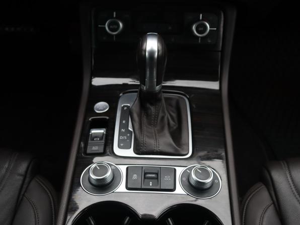 Volkswagen Touareg II Рестайлинг с пробегом 2015 года, цена 2 850 000 рублей, 160257 км, внедорожник, Автокод Объявления