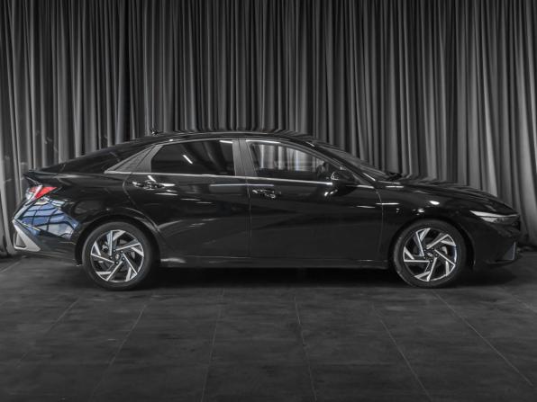 Hyundai Elantra VII (CN7) Рестайлинг с пробегом 2023 года, цена 1 999 000 рублей, 37781 км, седан, Автокод Объявления