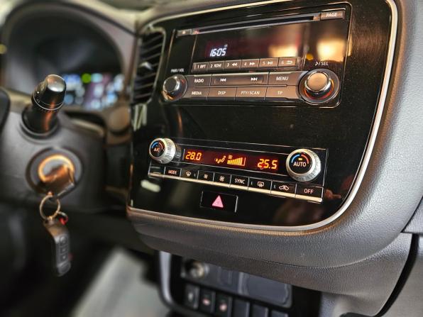 Mitsubishi Outlander III Рестайлинг 3 с пробегом 2021 года, цена 2 300 000 рублей, 97211 км, внедорожник, Автокод Объявления