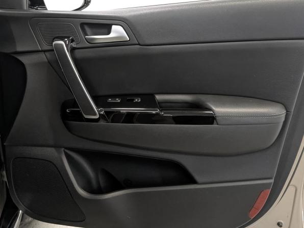 Kia Sportage IV Рестайлинг с пробегом 2020 года, цена 2 695 000 рублей, 58165 км, внедорожник, Автокод Объявления