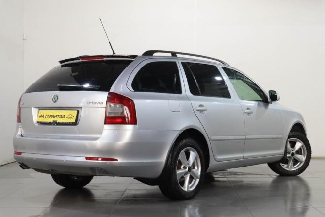 Skoda Octavia II (A5) Рестайлинг с пробегом 2011 года, цена 899 000 рублей, 310000 км, универсал, Автокод Объявления