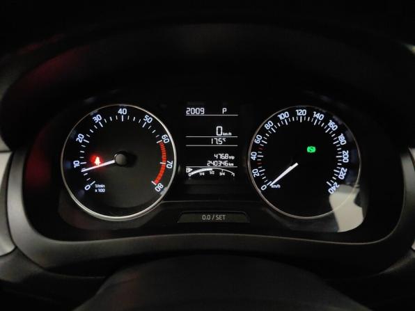 Skoda Rapid I с пробегом 2016 года, цена 799 000 рублей, 240300 км, лифтбек, Автокод Объявления
