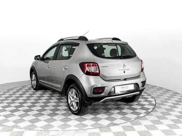 Renault Sandero II с пробегом 2015 года, цена 816 000 рублей, 109922 км, хэтчбек, Автокод Объявления