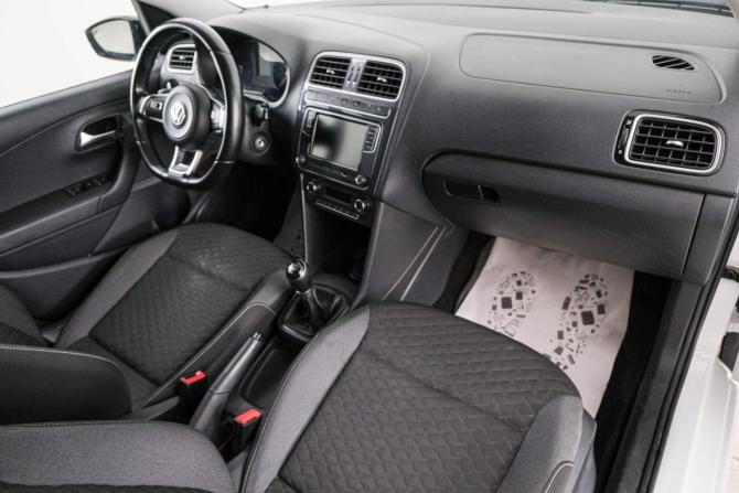 Volkswagen Polo V Рестайлинг с пробегом 2018 года, цена 969 000 рублей, 164500 км, седан, Автокод Объявления