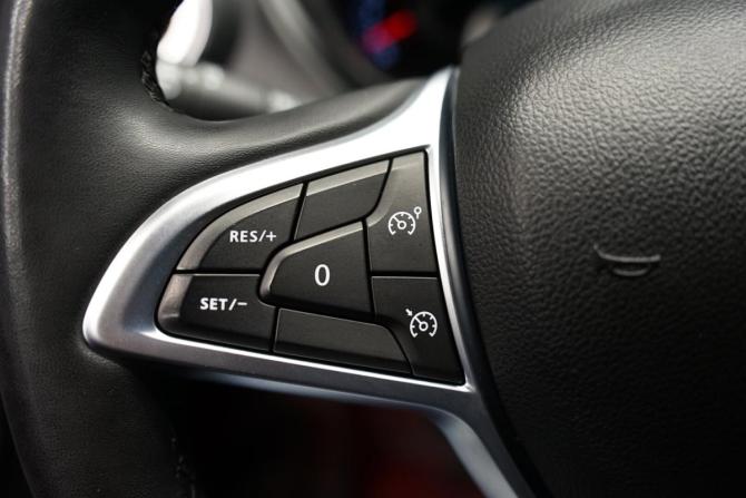 Renault Kaptur I Рестайлинг с пробегом 2021 года, цена 1 775 000 рублей, 92000 км, внедорожник, Автокод Объявления