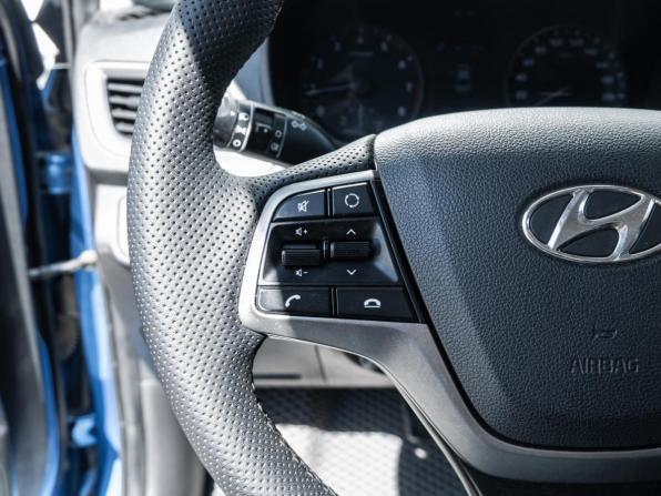 Hyundai Solaris II с пробегом 2018 года, цена 1 278 000 рублей, 89242 км, седан, Автокод Объявления