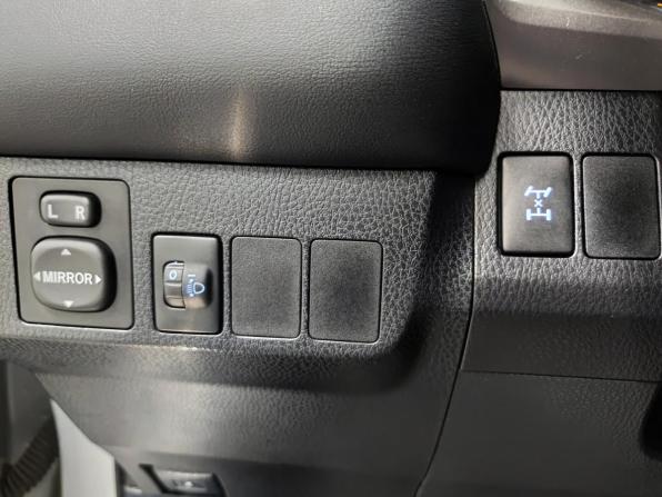 Toyota RAV4 IV (XA40) Рестайлинг с пробегом 2016 года, цена 2 280 000 рублей, 125771 км, внедорожник, Автокод Объявления