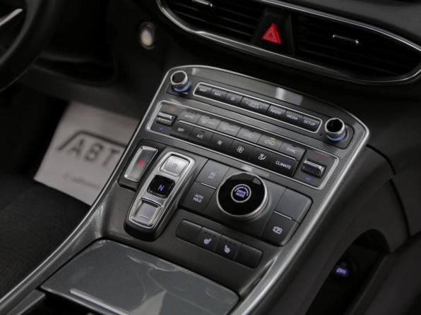 Hyundai Santa Fe IV Рестайлинг с пробегом 2023 года, цена 3 649 000 рублей, 11600 км, внедорожник, Автокод Объявления