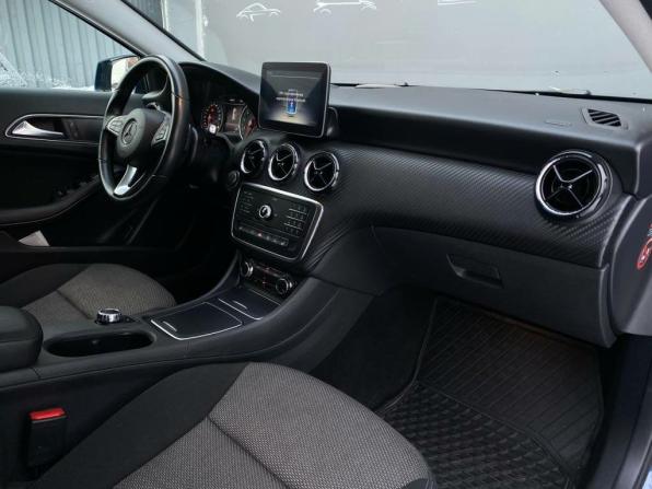 Mercedes-Benz GLA I (X156) Рестайлинг с пробегом 2019 года, цена 2 190 600 рублей, 62570 км, внедорожник, Автокод Объявления