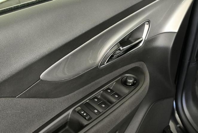 Opel Mokka I с пробегом 2013 года, цена 1 000 000 рублей, 110000 км, внедорожник, Автокод Объявления
