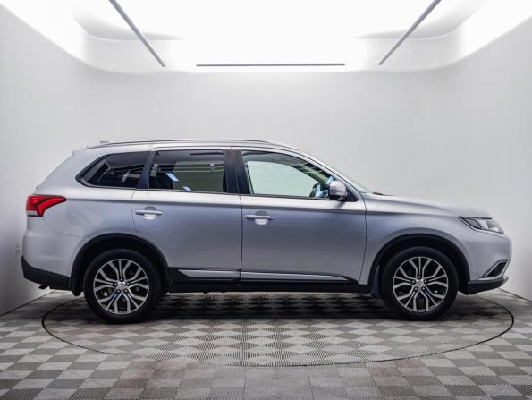 Mitsubishi Outlander III Рестайлинг 2 с пробегом 2017 года, цена 1 995 000 рублей, 104406 км, внедорожник, Автокод Объявления