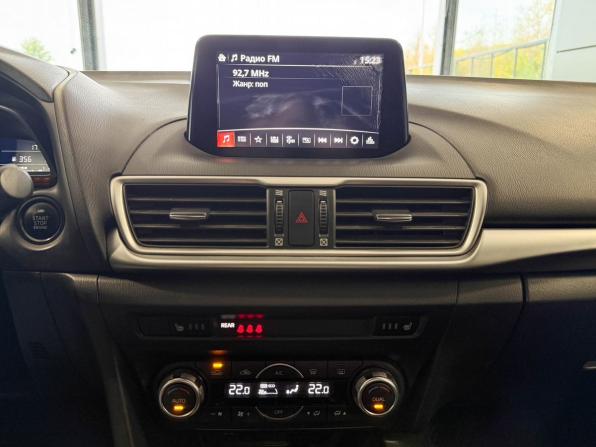 Mazda 3 III (BM) Рестайлинг с пробегом 2018 года, цена 1 687 000 рублей, 107656 км, седан, Автокод Объявления