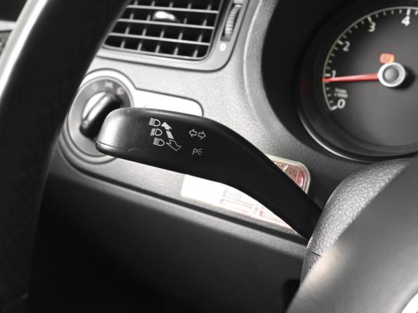 Volkswagen Polo V Рестайлинг с пробегом 2016 года, цена 1 399 000 рублей, 104437 км, седан, Автокод Объявления