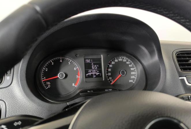 Volkswagen Polo V с пробегом 2015 года, цена 750 000 рублей, 227287 км, седан, Автокод Объявления