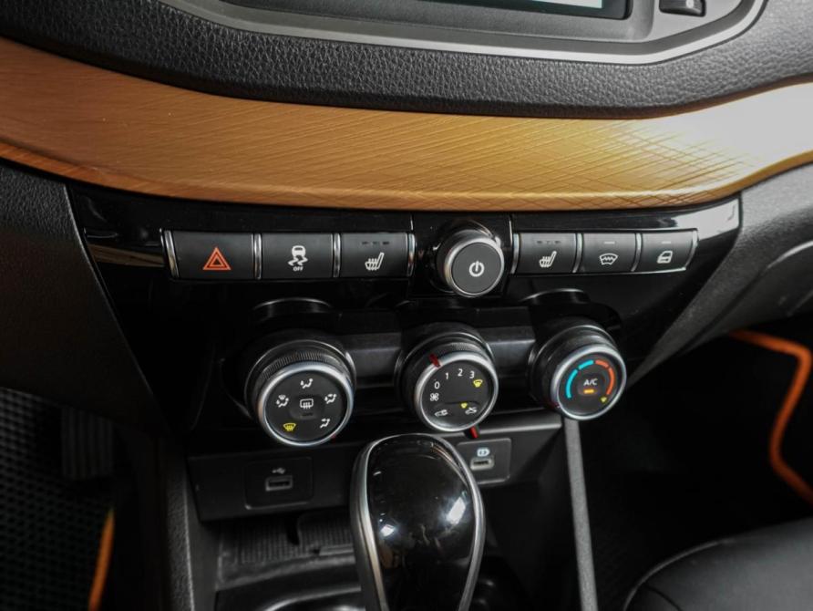 Lada (ВАЗ) Vesta I Рестайлинг (NG) Воронеж  - изображение 12