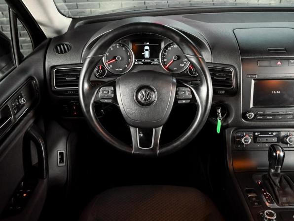Volkswagen Touareg II с пробегом 2011 года, цена 1 620 000 рублей, 264190 км, внедорожник, Автокод Объявления