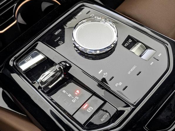 BMW 5 серии VIII (G60/G61/G68) с пробегом 2023 года, цена 7 150 000 рублей, 42353 км, седан, Автокод Объявления