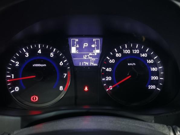 Hyundai Solaris I Рестайлинг с пробегом 2015 года, цена 1 080 000 рублей, 117410 км, хэтчбек, Автокод Объявления