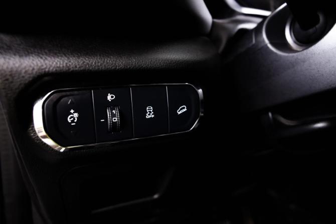 Haval Jolion I Рестайлинг с пробегом 2024 года, цена 1 990 000 рублей, 51003 км, внедорожник, Автокод Объявления