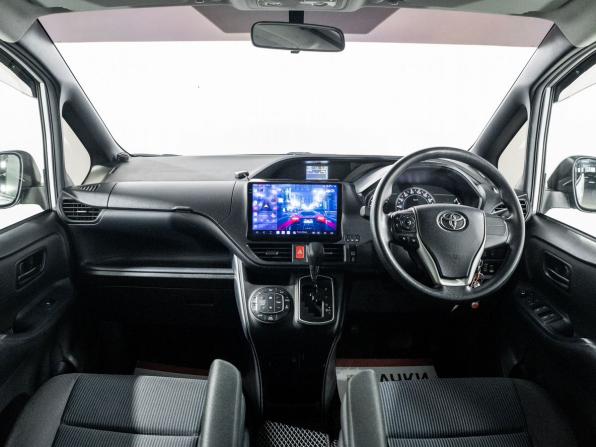 Toyota Voxy III (R80) с пробегом 2014 года, цена 1 629 500 рублей, 132585 км, минивэн, Автокод Объявления