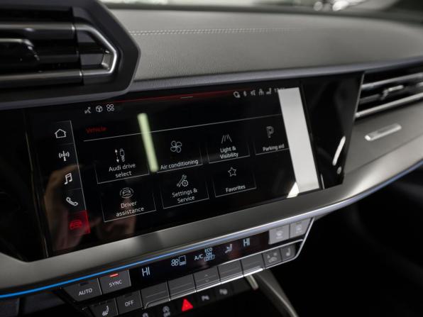 Audi A3 IV (8Y) Рестайлинг с пробегом 2025 года, цена 3 925 000 рублей, 17 км, хэтчбек, Автокод Объявления