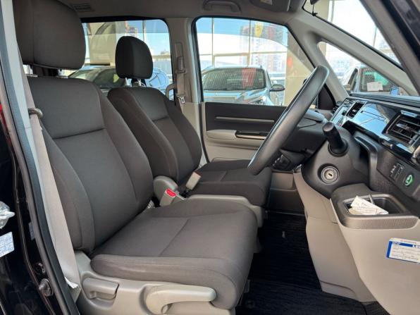 Honda Stepwgn V Рестайлинг с пробегом 2018 года, цена 1 789 000 рублей, 177270 км, минивэн, Автокод Объявления