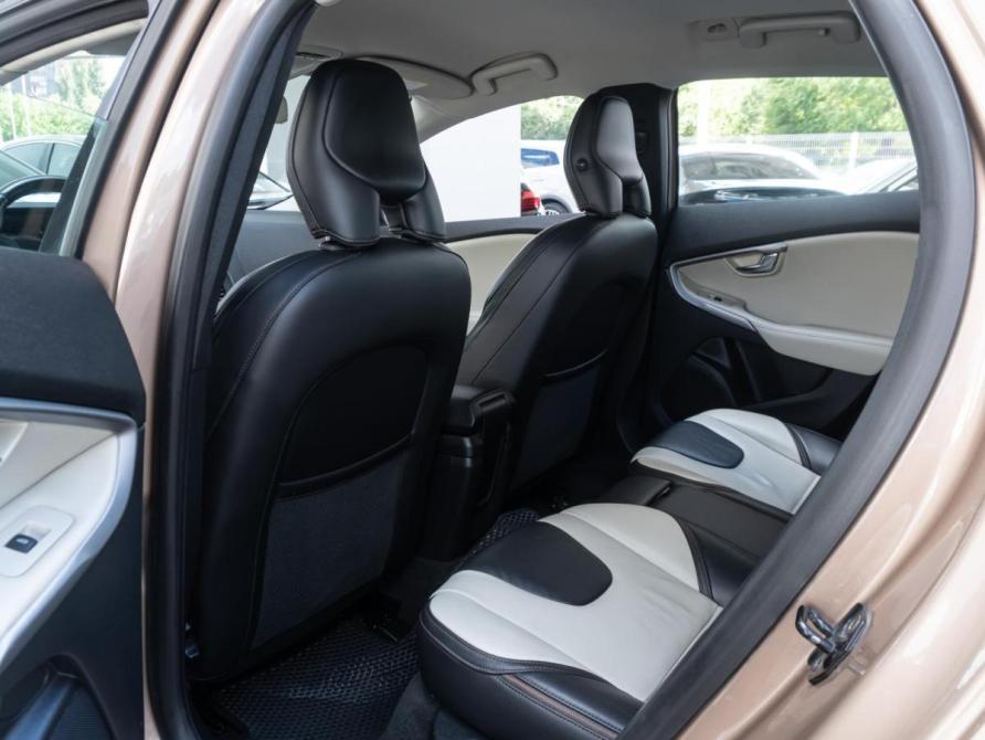Volvo V40 Cross Country I Волгоград  - изображение 11