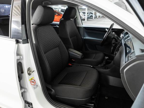 Skoda Rapid I с пробегом 2017 года, цена 1 345 000 рублей, 158936 км, лифтбек, Автокод Объявления