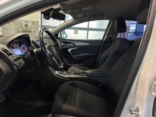 Opel Insignia I Рестайлинг с пробегом 2014 года, цена 1 049 000 рублей, 170000 км, седан, Автокод Объявления