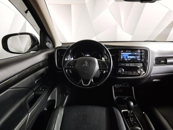 Mitsubishi Outlander III Рестайлинг 2 с пробегом 2016 года, цена 1 549 000 рублей, 218932 км, внедорожник, Автокод Объявления