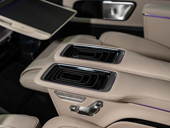 Mercedes-Benz V-Класс III (W447) Рестайлинг 2 с пробегом 2024 года, цена 14 317 000 рублей, 100 км, минивэн, Автокод Объявления