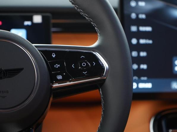 Geely Galaxy V900 с пробегом 2026 года, цена 11 990 046 рублей, 12 км, минивэн, Автокод Объявления