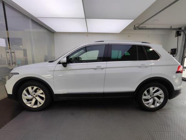 Volkswagen Tiguan II Рестайлинг с пробегом 2021 года, цена 3 885 000 рублей, 26000 км, внедорожник, Автокод Объявления