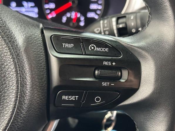 Kia Rio IV Рестайлинг с пробегом 2021 года, цена 1 649 000 рублей, 128000 км, хэтчбек, Автокод Объявления