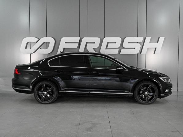 Volkswagen Passat B8 с пробегом 2017 года, цена 2 149 000 рублей, 159244 км, седан, Автокод Объявления