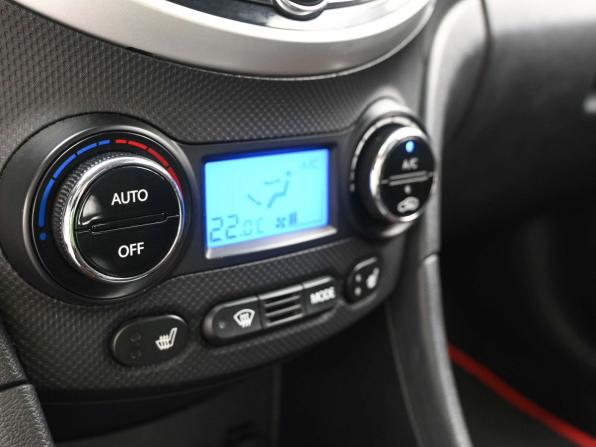 Hyundai Solaris I с пробегом 2012 года, цена 799 000 рублей, 172016 км, седан, Автокод Объявления