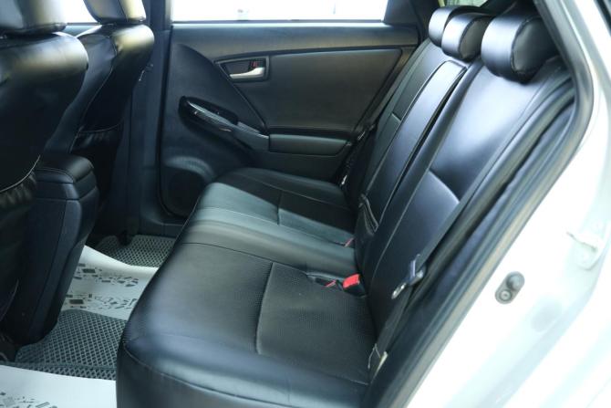 Toyota Prius III Рестайлинг (XW30) с пробегом 2015 года, цена 1 349 000 рублей, 296000 км, лифтбек, Автокод Объявления
