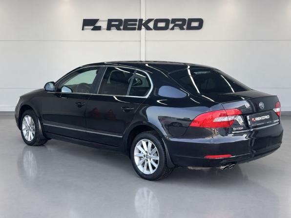 Skoda Superb II Рестайлинг с пробегом 2014 года, цена 1 599 000 рублей, 134000 км, лифтбек, Автокод Объявления
