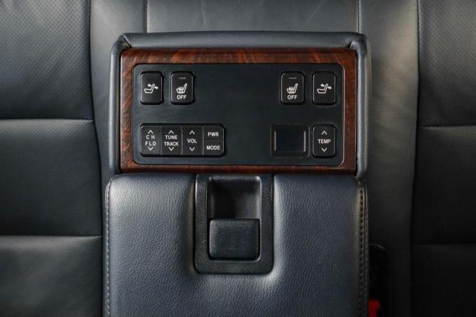 Toyota Camry VII (XV50) Рестайлинг с пробегом 2015 года, цена 1 799 000 рублей, 240106 км, седан, Автокод Объявления