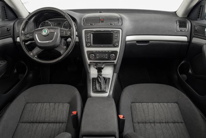 Skoda Octavia II (A5) Рестайлинг с пробегом 2012 года, цена 1 119 000 рублей, 274000 км, лифтбек, Автокод Объявления