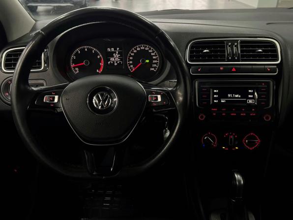 Volkswagen Polo V Рестайлинг с пробегом 2017 года, цена 950 000 рублей, 206123 км, седан, Автокод Объявления