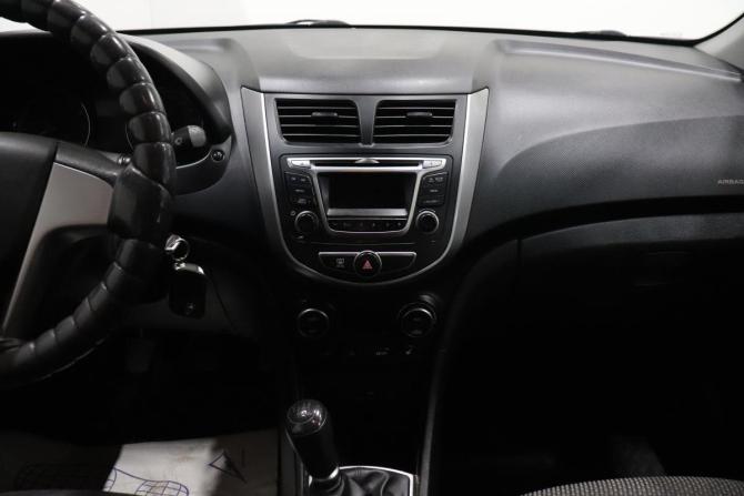 Hyundai Solaris I Рестайлинг с пробегом 2016 года, цена 1 000 000 рублей, 143009 км, седан, Автокод Объявления