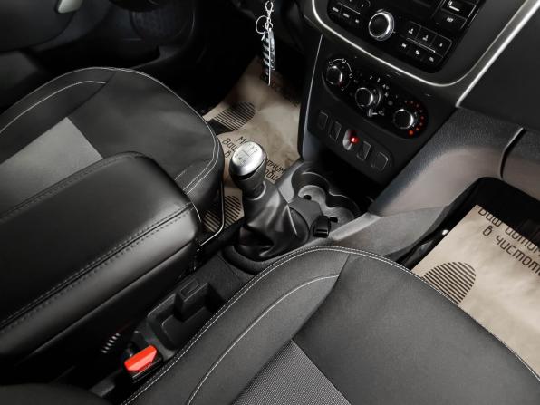 Renault Sandero II Рестайлинг с пробегом 2021 года, цена 1 350 000 рублей, 31095 км, хэтчбек, Автокод Объявления
