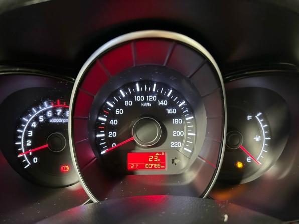 Kia Rio III Рестайлинг с пробегом 2017 года, цена 1 000 000 рублей, 100771 км, седан, Автокод Объявления