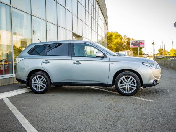 Mitsubishi Outlander III с пробегом 2014 года, цена 1 388 000 рублей, 115790 км, внедорожник, Автокод Объявления